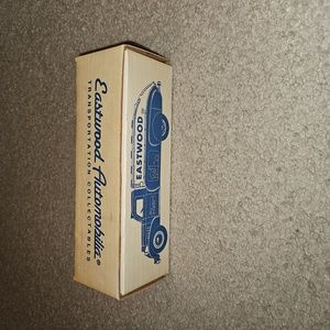 ERTL Eastwood Series 2 Fuel Delivery Diecast Bank Truck